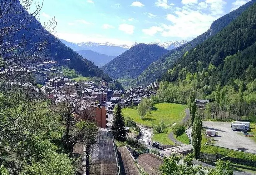 Apartamentos Arinsal 3000