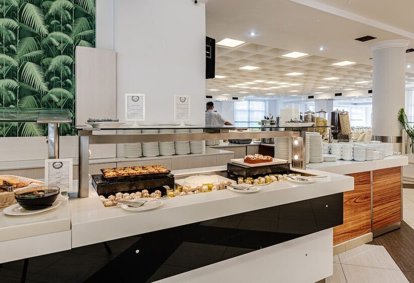 هتل Caretta Beach Resort & Waterpark