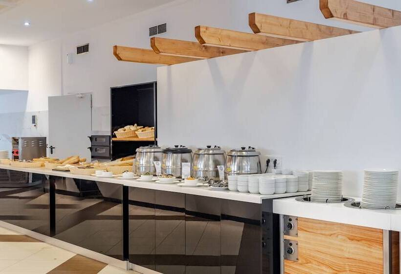 هتل Caretta Beach Resort & Waterpark