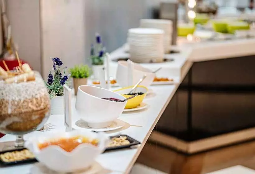 هتل Caretta Beach Resort & Waterpark