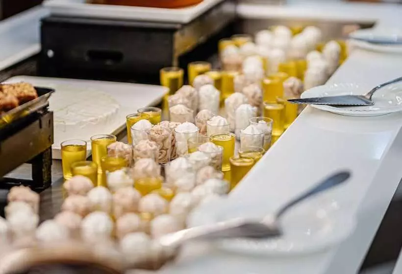 هتل Caretta Beach Resort & Waterpark