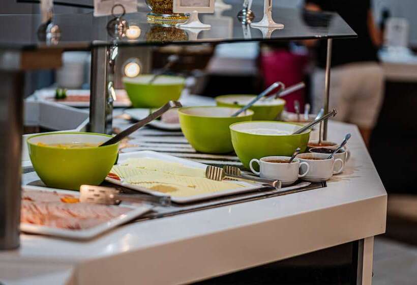 هتل Caretta Beach Resort & Waterpark