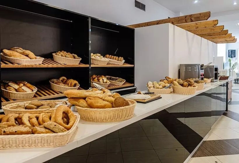 هتل Caretta Beach Resort & Waterpark