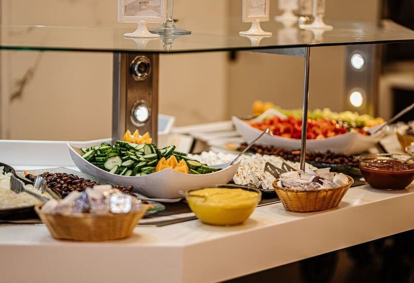 هتل Caretta Beach Resort & Waterpark