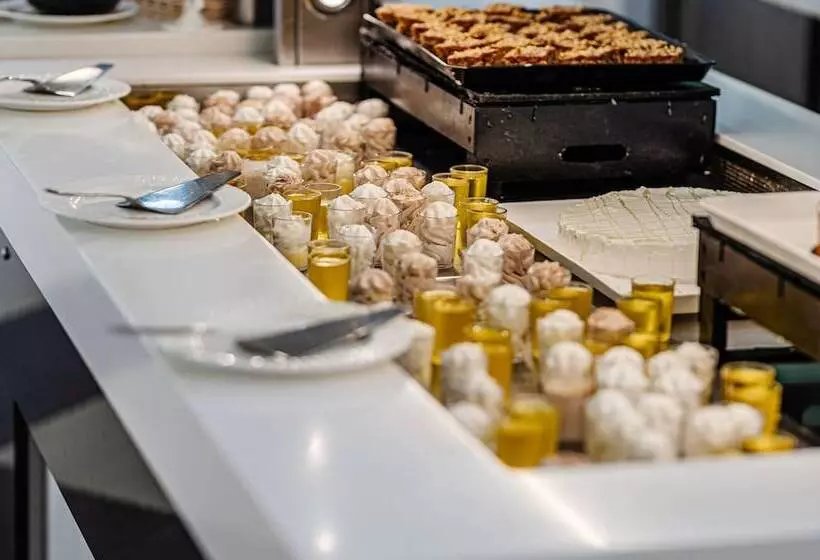 هتل Caretta Beach Resort & Waterpark