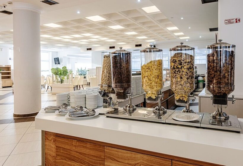 هتل Caretta Beach Resort & Waterpark