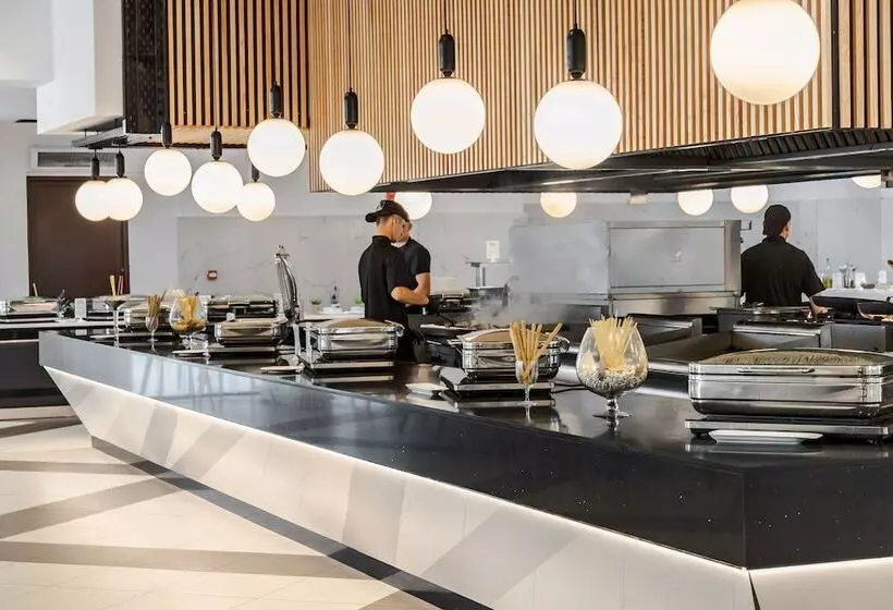 هتل Caretta Beach Resort & Waterpark