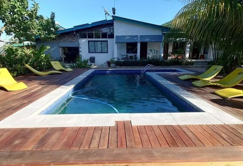 Castaway Lodge