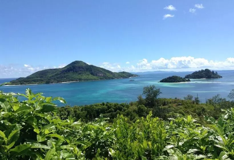 Castaway Lodge