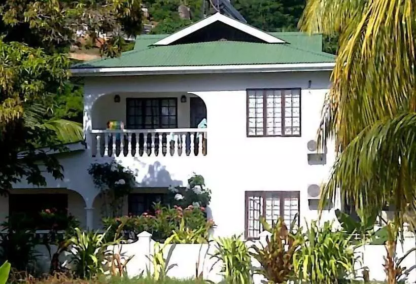 Castaway Lodge