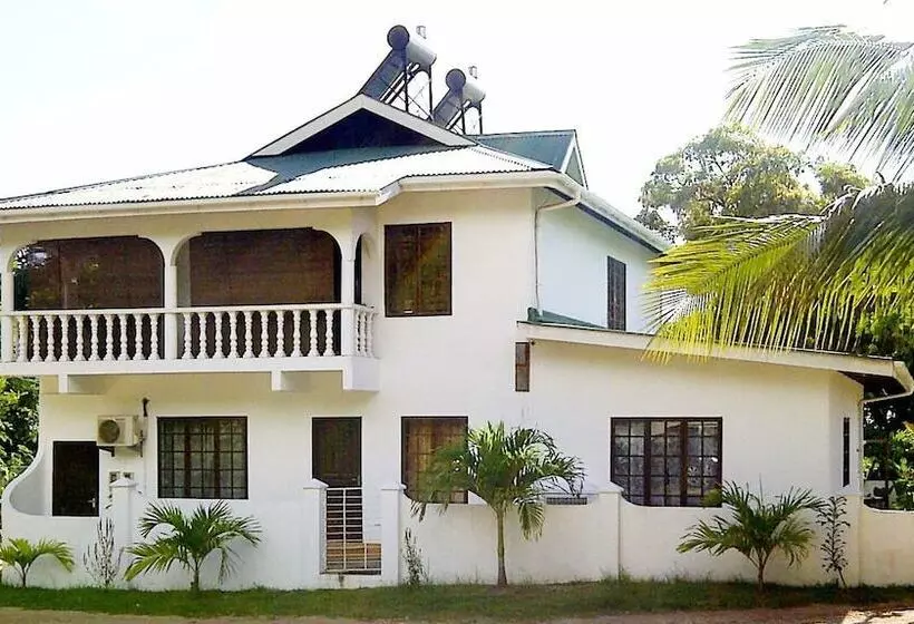 Castaway Lodge