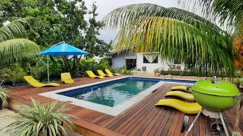 Castaway Lodge