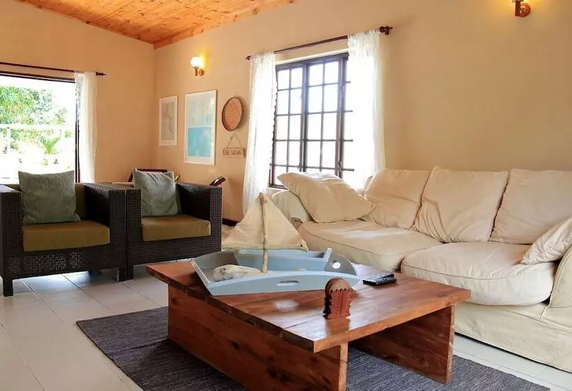 Castaway Lodge