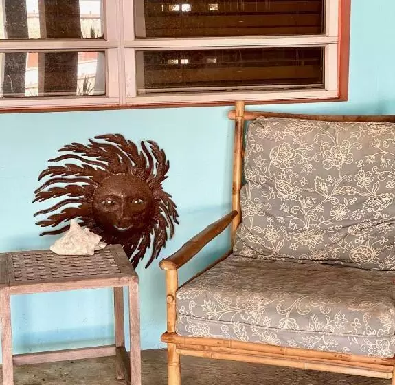 Esperanza Inn Guesthouse