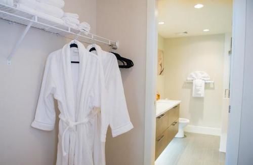 Executive Suites By Roseman - Luna