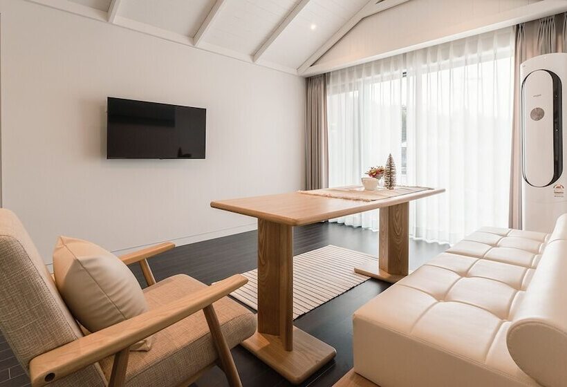 Hotel Albescent Pool Villa