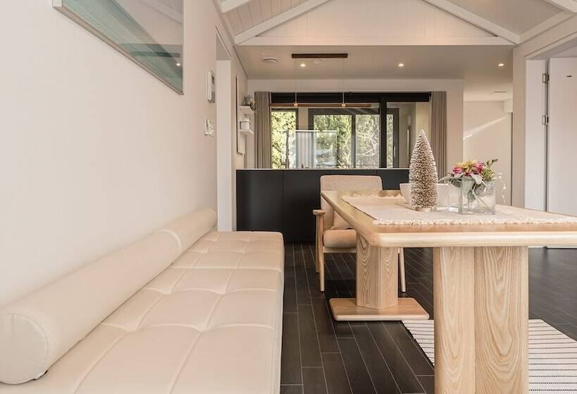 Hotel Albescent Pool Villa