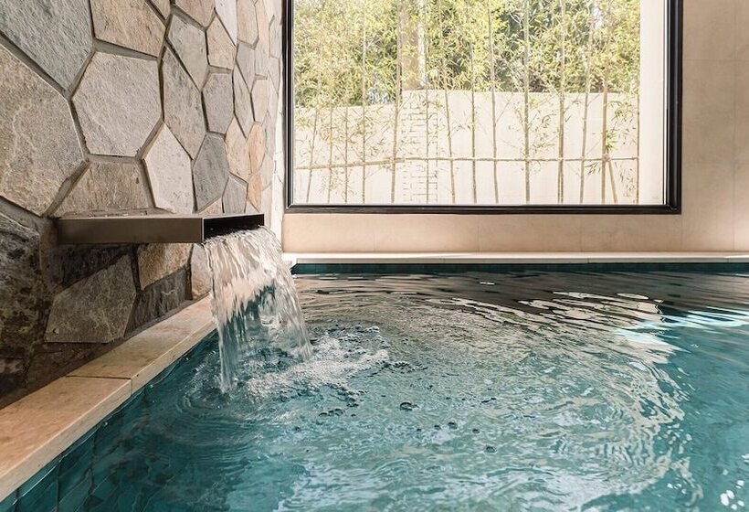 Hotel Albescent Pool Villa