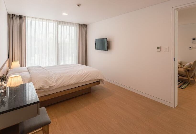 Hotel Albescent Pool Villa