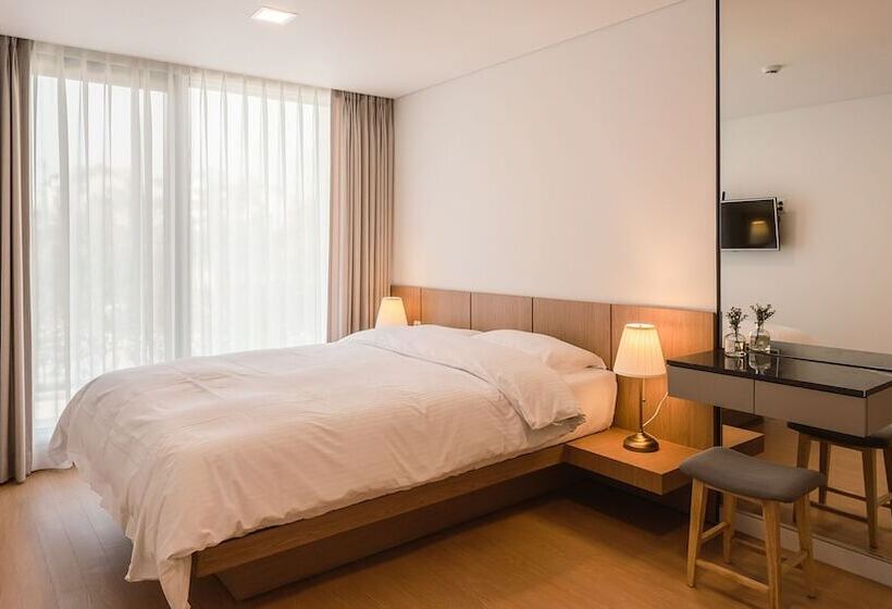 Hotel Albescent Pool Villa