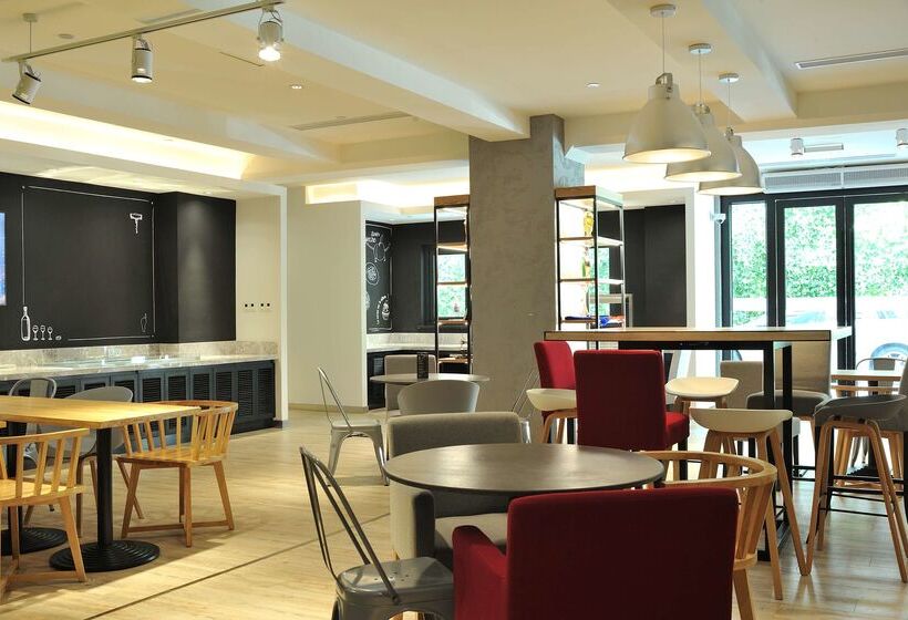 Otel Campanile Shanghai Railway Station And People S Square