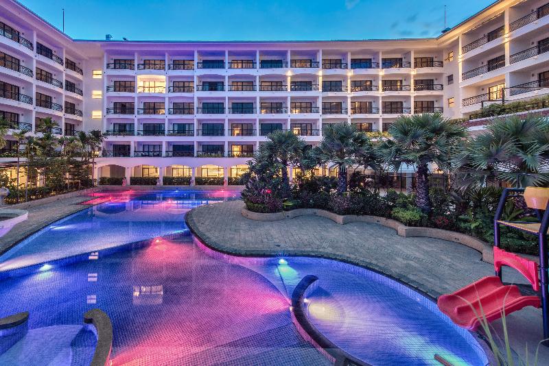 Отель Courtyard By Marriott Siem Reap Resort