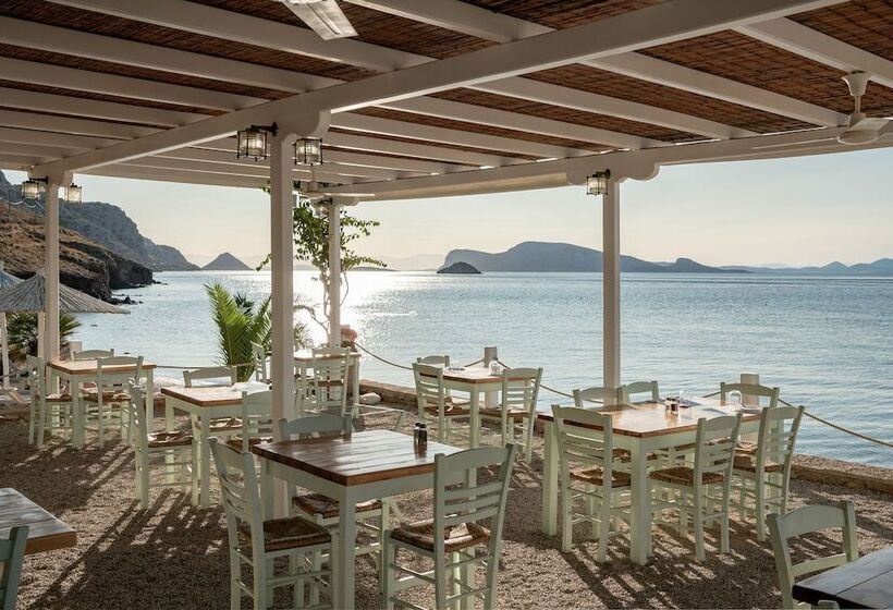 Отель Four Seasons Hydra Luxury Suites