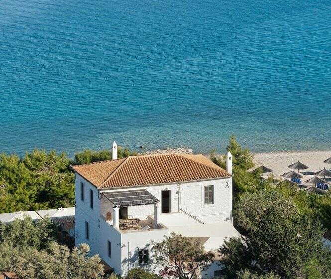 Отель Four Seasons Hydra Luxury Suites