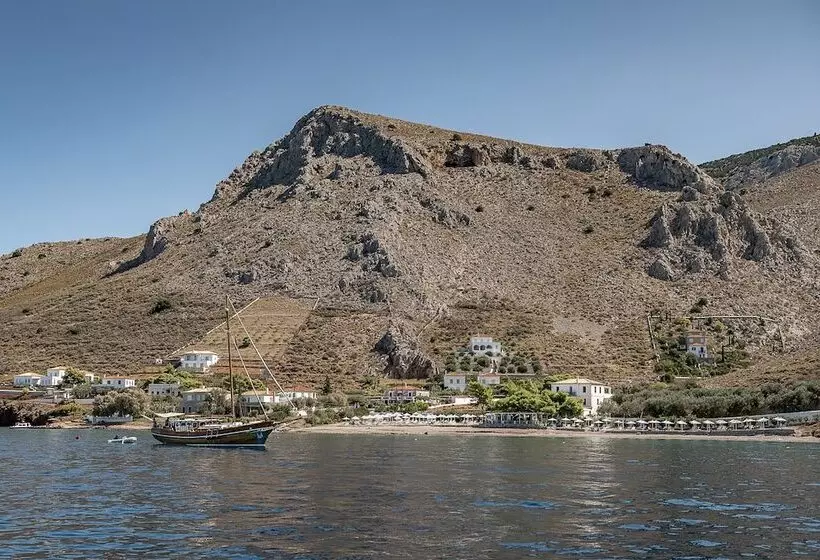 Hotelli Four Seasons Hydra Luxury Suites