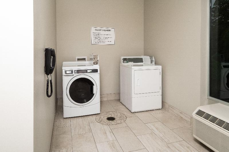 فندق Holiday Inn Express & Suites Memphis Arpt Elvis Presley Blv, An Ihg