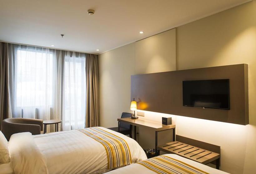 Отель Home Inn Plus Shanghai Huaihai Road Sinan Road