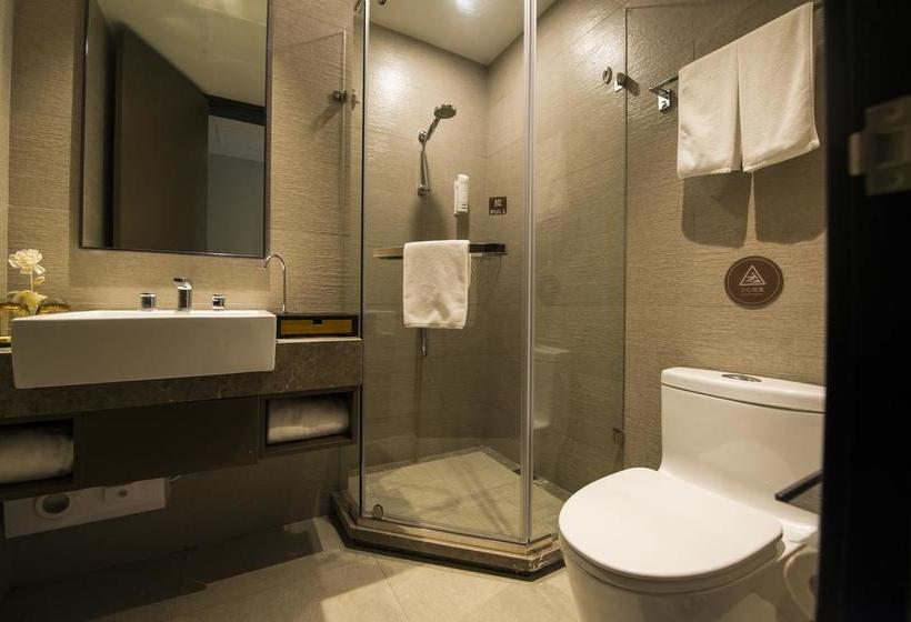 호텔 Home Inn Plus Shanghai Huaihai Road Sinan Road