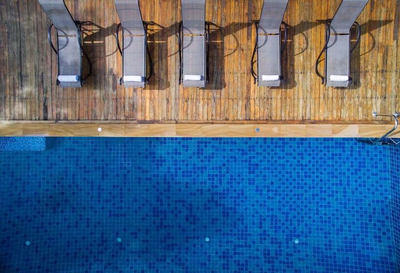 בית מלון כפרי Phangan Akuna