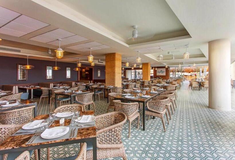 هتل Royalton Bavaro, An Autograph Collection Allinclusive Resort & Casino