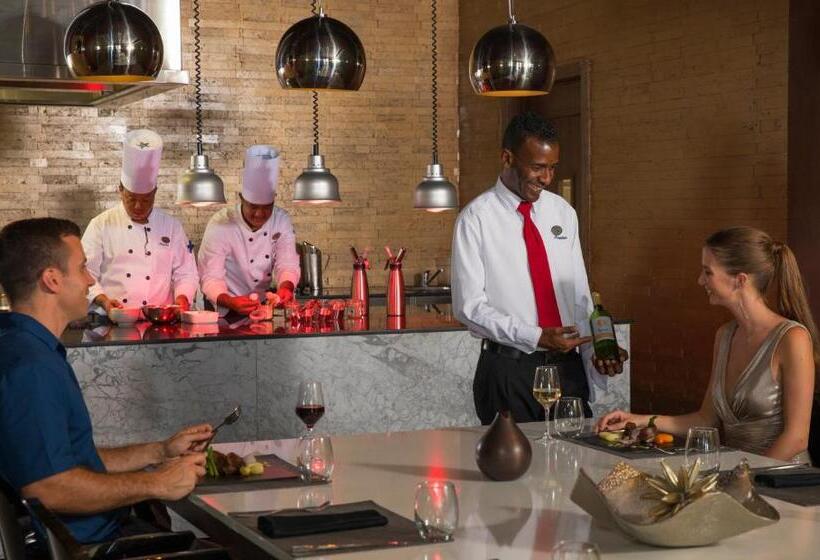 هتل Royalton Bavaro, An Autograph Collection Allinclusive Resort & Casino