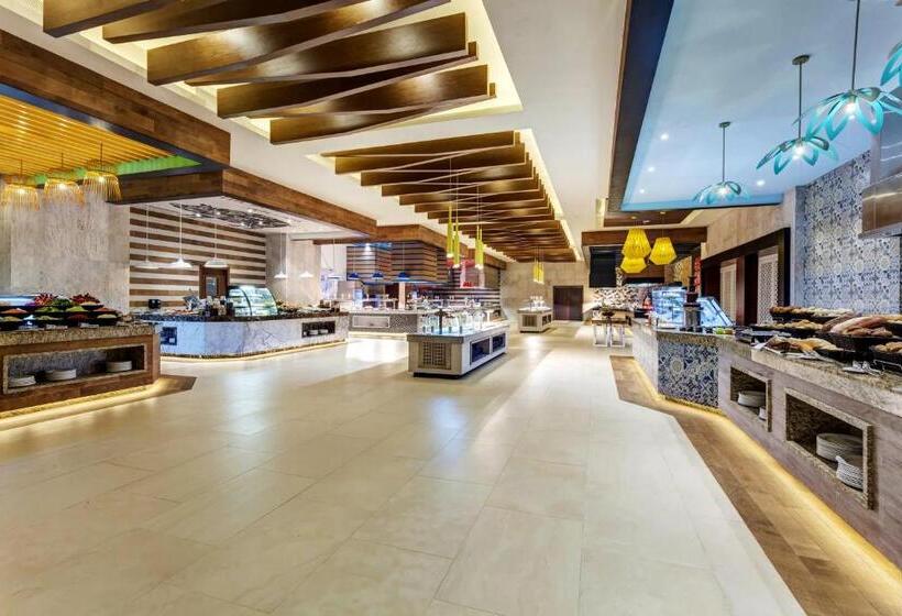 هتل Royalton Bavaro, An Autograph Collection Allinclusive Resort & Casino