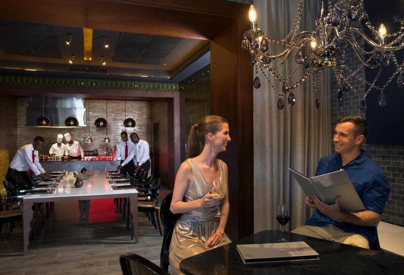 هتل Royalton Bavaro, An Autograph Collection Allinclusive Resort & Casino