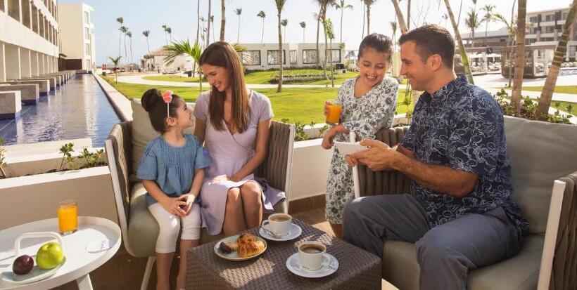 هتل Royalton Bavaro, An Autograph Collection Allinclusive Resort & Casino