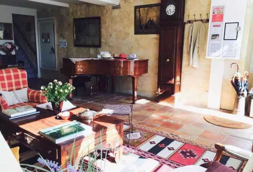 Majatalo La Maison Colline