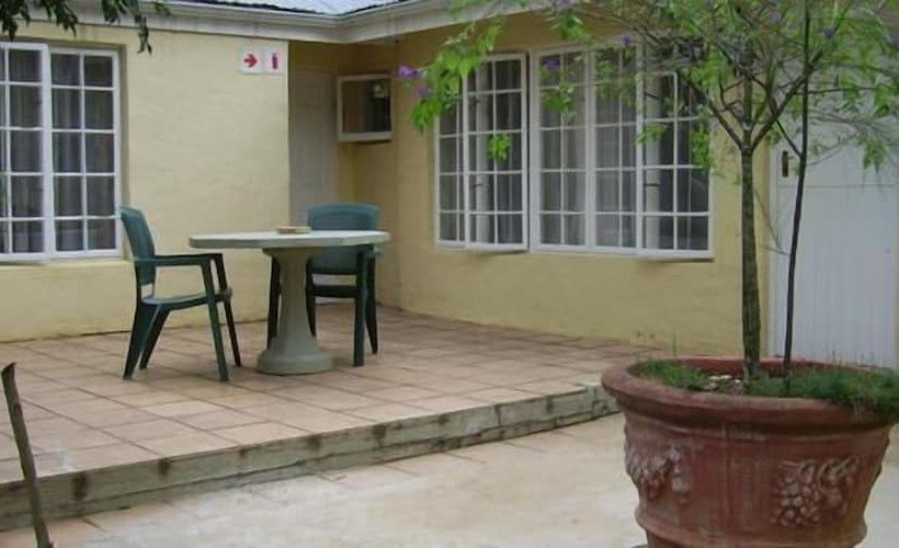 פנסיון Nutmeg Guest House