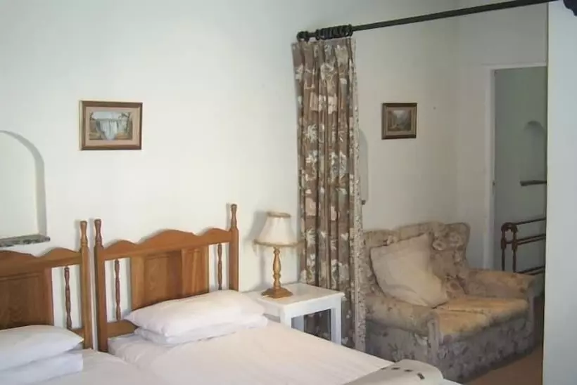 Majatalo Nutmeg Guest House