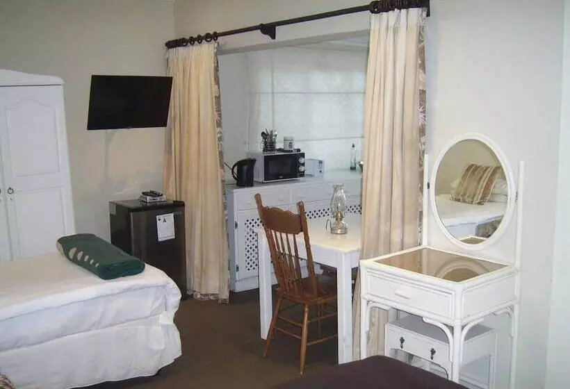 Majatalo Nutmeg Guest House