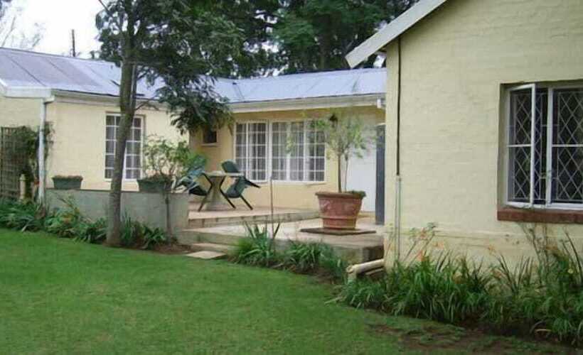 פנסיון Nutmeg Guest House