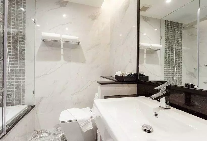 Hotelli The Marina Phuket