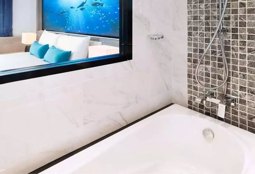 Hotelli The Marina Phuket