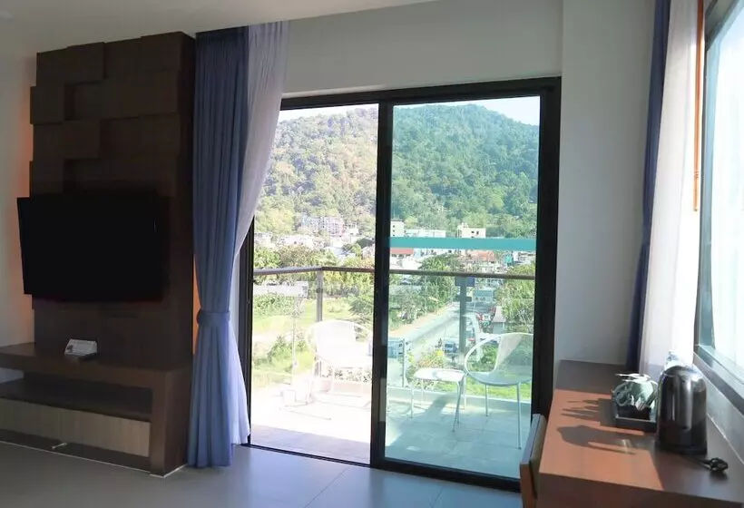 Hotelli The Marina Phuket