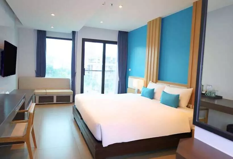 Hotelli The Marina Phuket