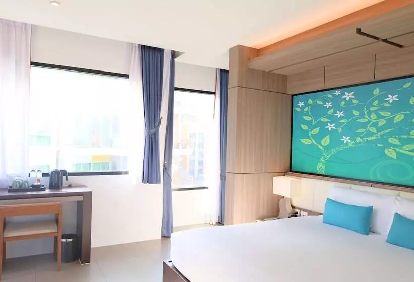 Hotelli The Marina Phuket