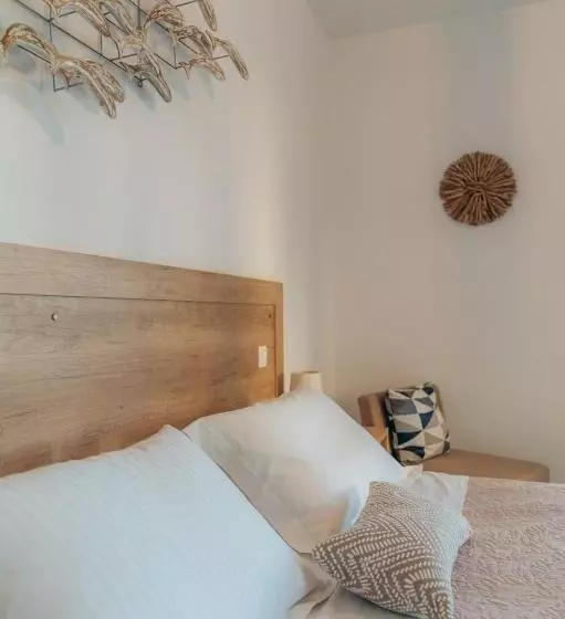 ベッドアンドブレックファースト Rooms & Apartments Archontou