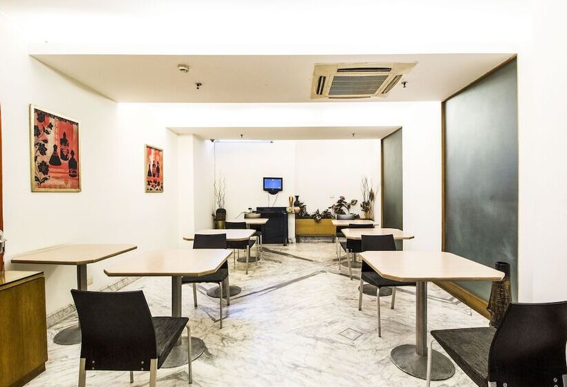 Fabhotel Raj Darbar Iffco